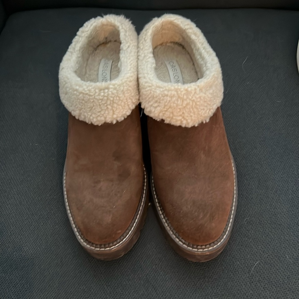 🦙🦙SHIPS FREE Caslon Suede and Sherpa Lined Clogs 🦙🦙